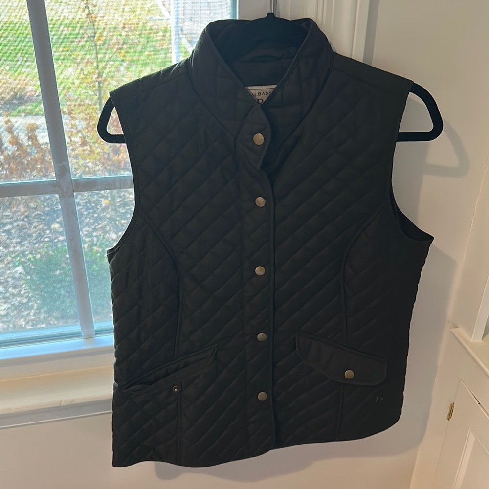 Bass greenish brown quilted vest